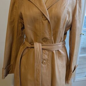 Vintage Women’s Tan Leather Trench Coat with Belt